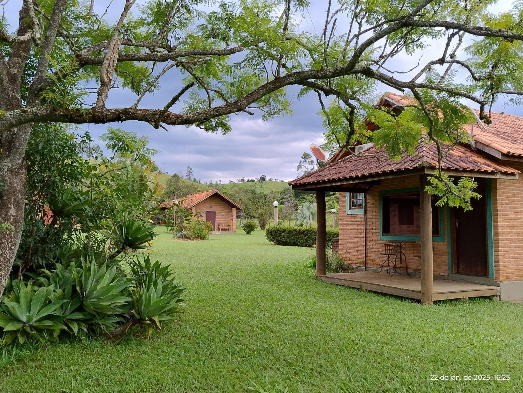 Pousada Dos Girassois Cunha Exterior photo